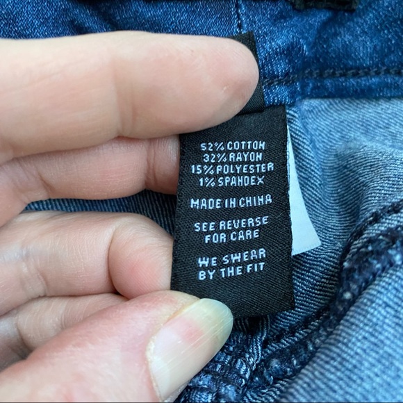 TORRID JEGGING - MEDIUM ACID WASH Size 28 - Picture 8 of 8